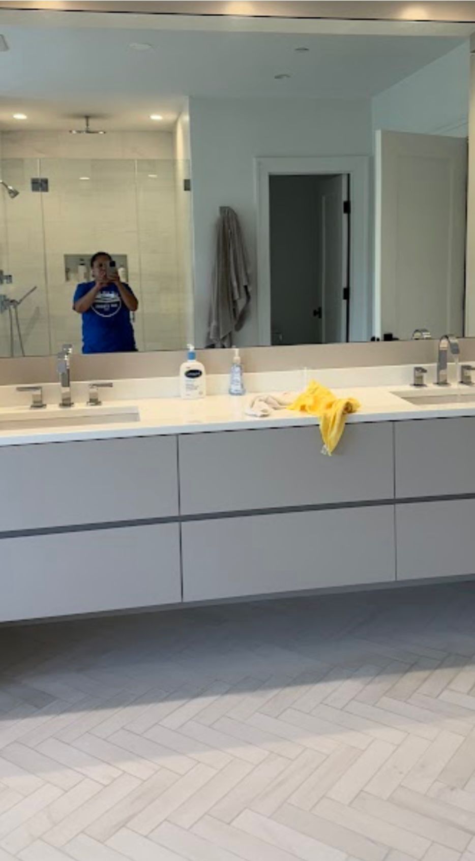 Bathroom vanity